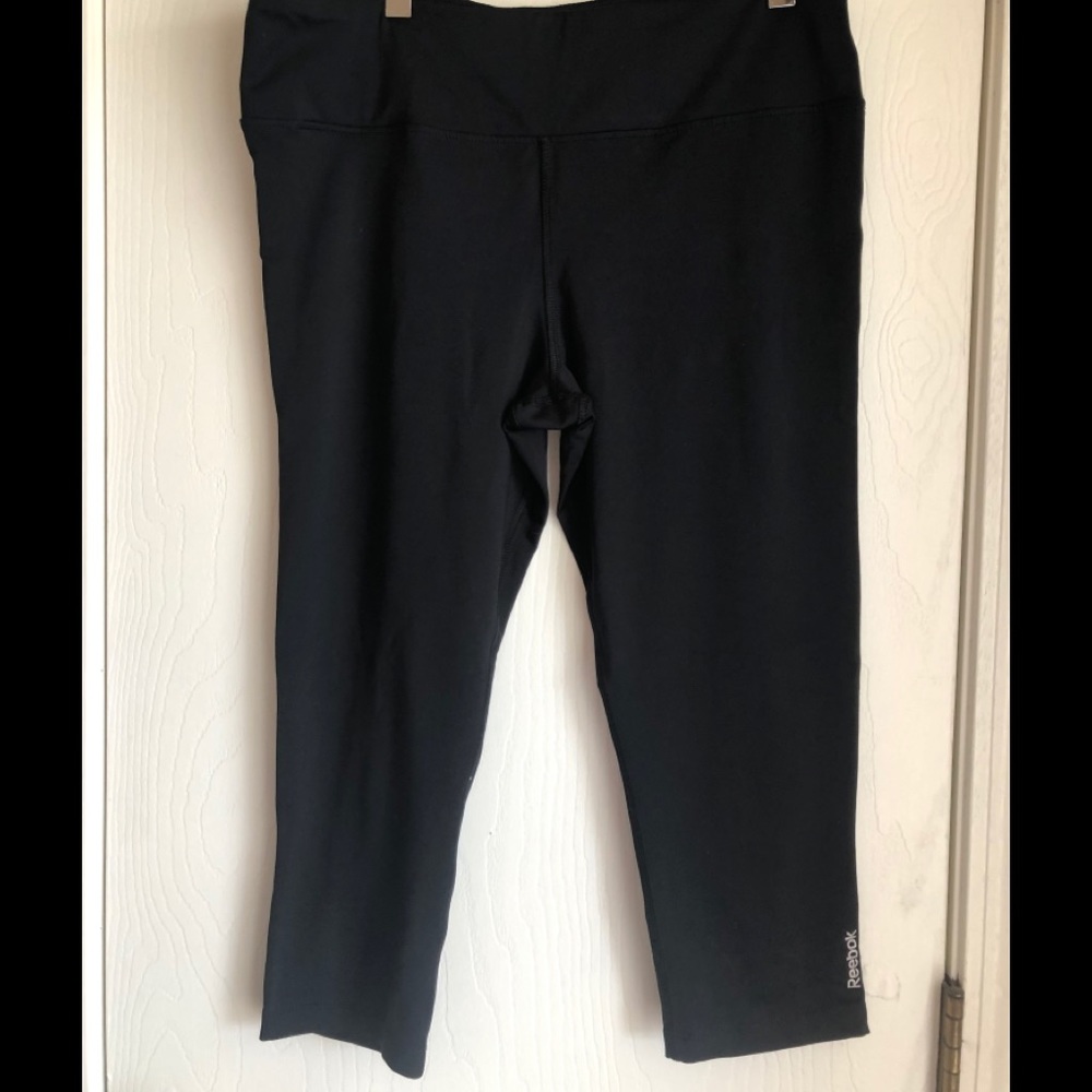 Reebok Women's black leggings xl Capri